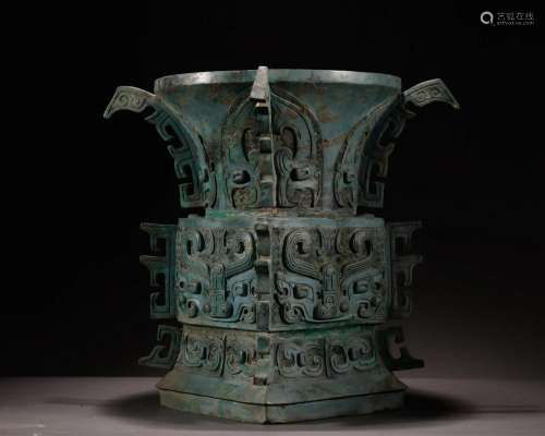 A Chinese Bronze Ritual Vessel Zun Shang Dyn.