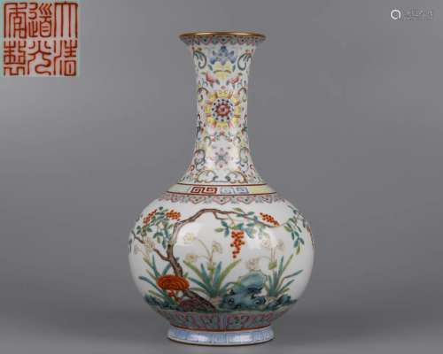 A Chinese Famille Rose Decorative Vase Daoguang Period