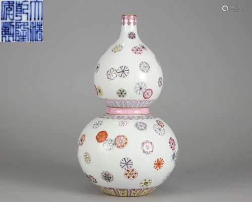 A Chinese Famille Rose Flower Balls Vase Qing Dyn.