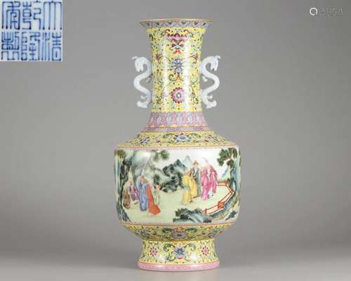 A Chinese Famille Rose Figures Vase Qing Dyn.