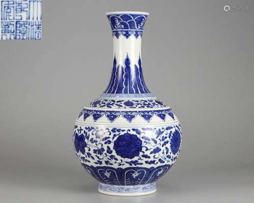 A Chinese Blue and White Decorative Vase Qing Dyn.