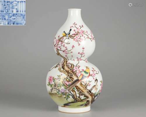 A Chinese Famille Rose Blooms Double Gourds Vase Qing