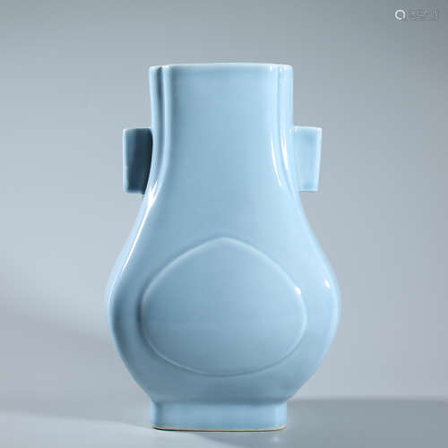 Sky blue glaze through ear Zun