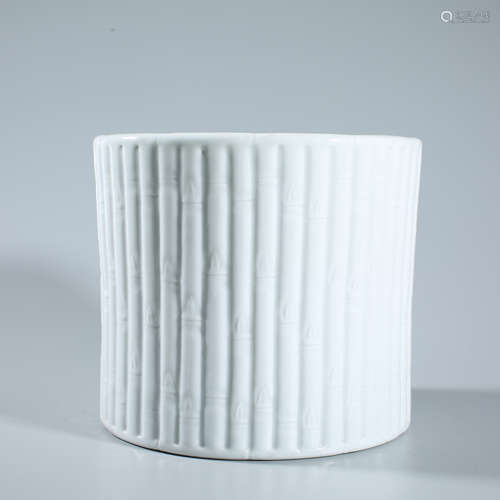 White glaze pen holder