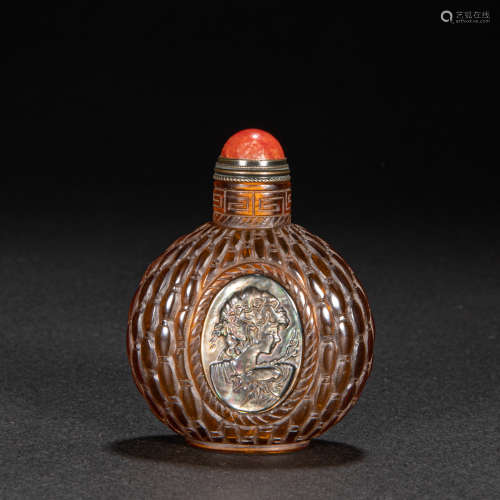 CHINESE GLASS INLAID WITH MOTHER-OF-PEARL SNUFF BOTTLE, QING...