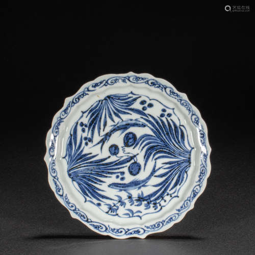CHINESE BLUE AND WHITE DISH, YUAN DYNASTY