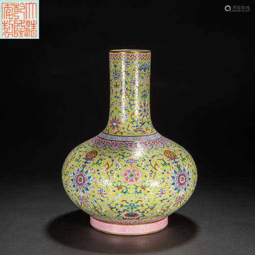 CHINESE FAMILLE ROSE VASE, QING DYNASTY