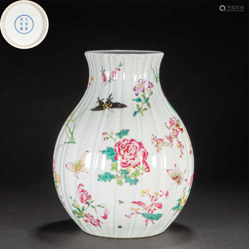 CHINESE FAMILLE ROSE VASE, QING DYNASTY