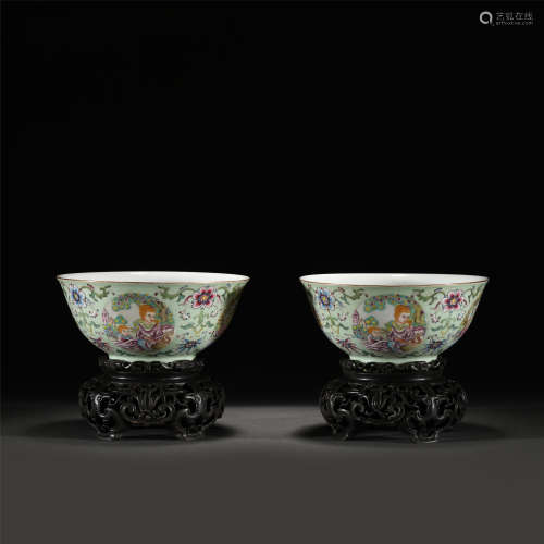 A PAIR OF ENAMEL FLOWER PORCELAIN BOWLS /QING DYNASTY