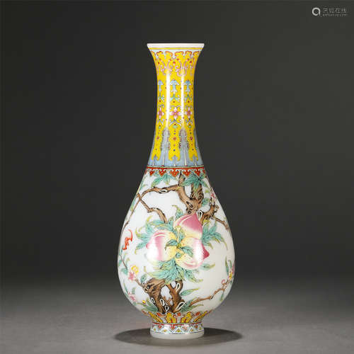 AN IMITATION FAMILLE ROSE PEKING GLASS VASE