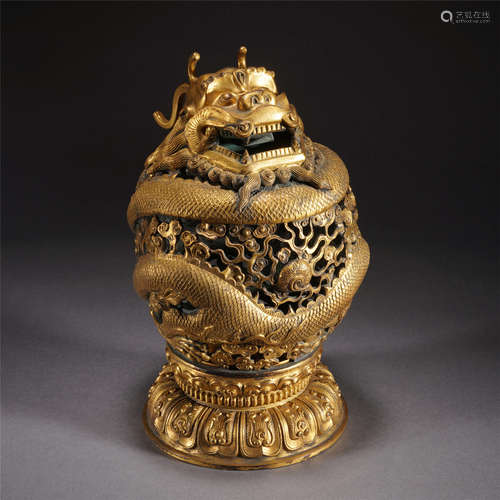 A GILT BRONZE OPENWORK DRAGON PATTERN INCENSE CAGE