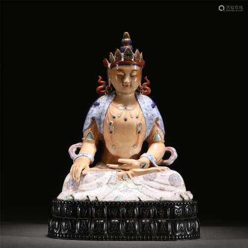 A PORCELAIN FIGURE OF BUDDHA SEATED STATUE/QING DYNASTY