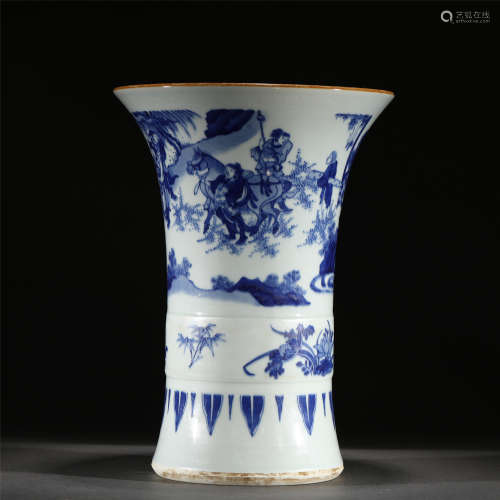 A BLUE AND WHITE PORCELAIN VASE/QING DYNASTY