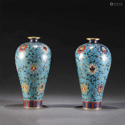 A PAIR OF CLOISONNE VASES