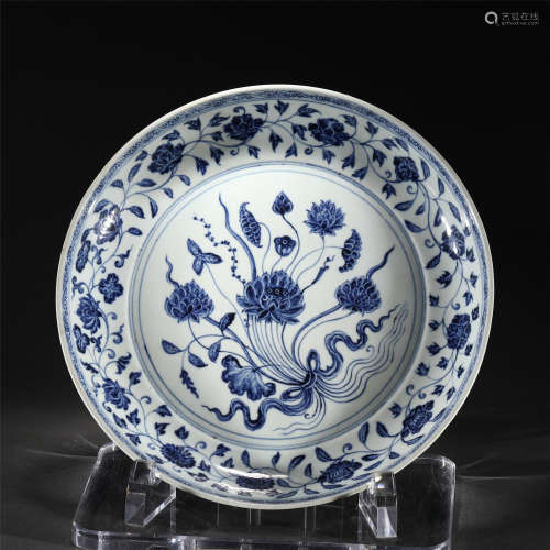 A BLUE AND WHITE PORCELAIN LOTUS PATTERN DISH/MING DYNASTY