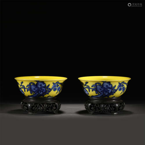 A PAIR OF YELLOW GLAZE BLUE&WHITE BOWLS/QING DYNASTY