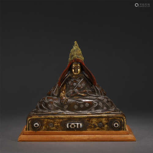 A BRONZE MIXED SILVER FIGURE OF BUDDHA STATUE/QING DYNASTY