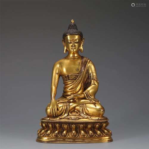 A CHINESE GILT BRONZE FIGURE OF BUDDHA STATUE