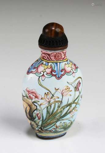 Chinese Enamel Snuff Bottle