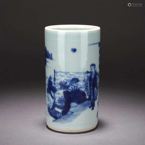 A CHINESE BLUE AND WHITE PORCELAIN BRUSH POT