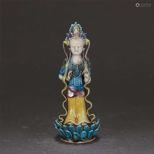 A CHINESE FAHUA COLOR GLAZE PORCELAIN GUANYIN STATUE