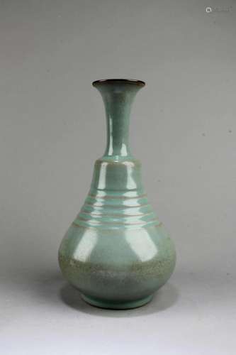 Chinese Ruyao Vase