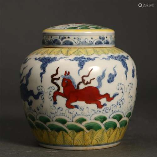 A CHINESE DOUCAI GLAZE PORCELAIN JAR