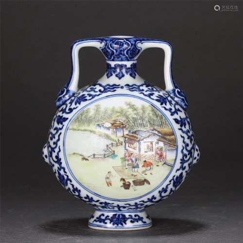 A CHINESE BLUE AND WHITE FAMILLE ROSE GLAZE PORCELAIN