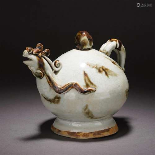 A CHINESE OLD KILN PORCELAIN HANDLED EWER