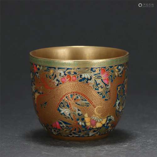 A CHINESE GOLDEN BACKGROUND FAMILLE ROSE GLAZE