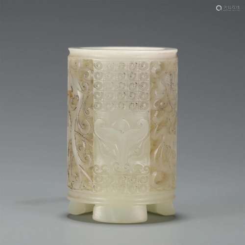 A CHINESE JADE BRUSH POT