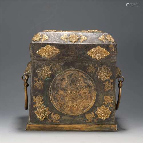 A CHINESE GILT BRONZE SILVER BOX