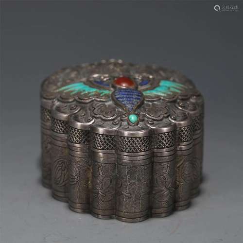 A CHINESE SILVER INLAID GEMSTONES LIDDED BOX