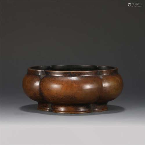 A CHINESE BRONZE CENSER