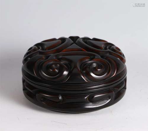 A CHINESE LACQUERWARE LIDDED BOX