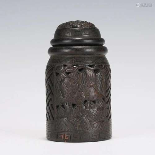 A CHINESE AGARWOOD LIDDED JAR