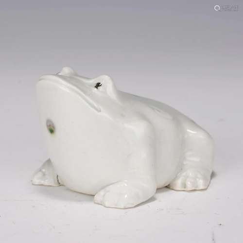 A CHINESE WHITE PORCELAIN FROG PAPER WEIGHT