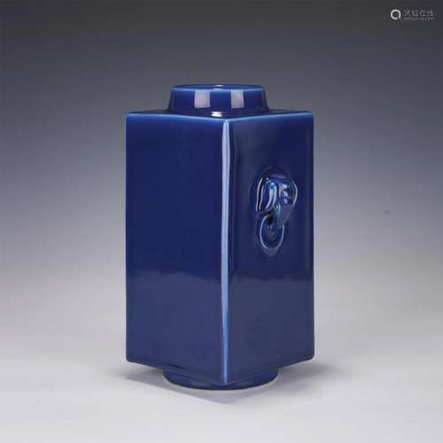 A CHINESE BLUE GLAZE PORCELAIN SQUARE VASE