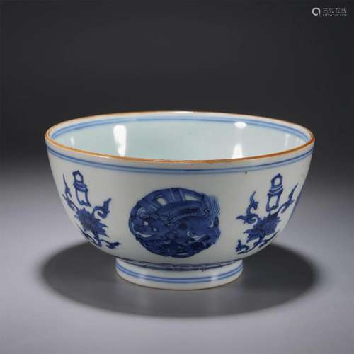 A CHINESE BLUE AND WHITE PORCELAIN BOWL