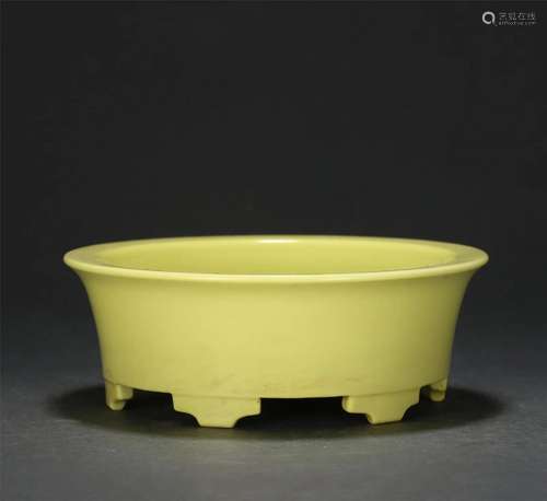 A CHINESE YELLOW GLAZE PORCELAIN BRUSH WASHER