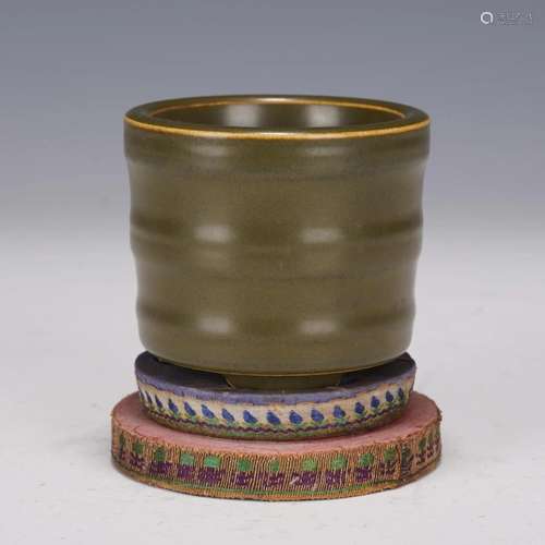 A CHINESE TEA-DUST GLAZE PORCELAIN ROUND CENSER