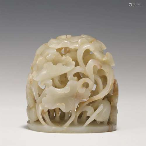 A CHINESE JADE ORNAMENTS