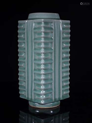 Guan Ware Cong Vase