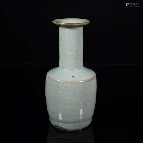 Ge Ware Mallet Vase