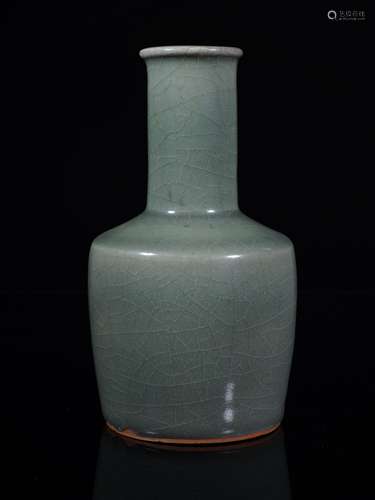 Longquan Ware Mallet Vase