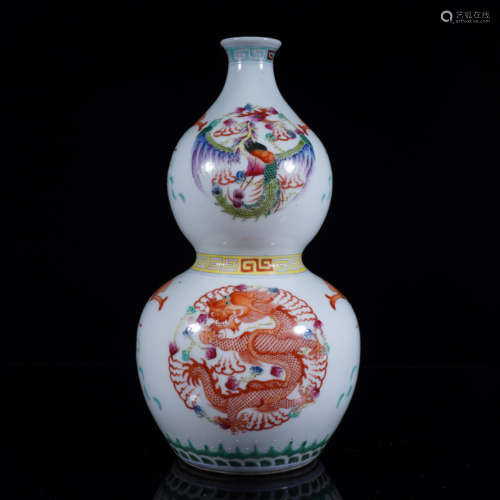 Tongzhi Famille Rose Dragon Double-Gourd Vase