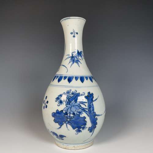 明十七世纪青花折枝纹玉壶春瓶
