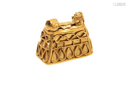 Phoenician pendant, VII century BC. Gold. Provenance: Espera...