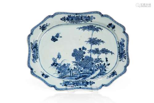 CHINESE EXPORT BLUE AND WHITE PORCELAIN PLATTER