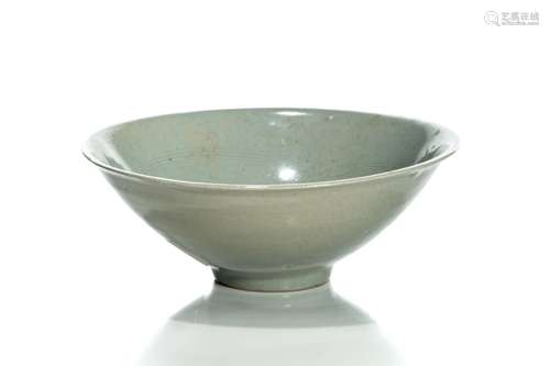 CHINESE SONG STYLE CELADON GLAZED PORCELAIN BOWL